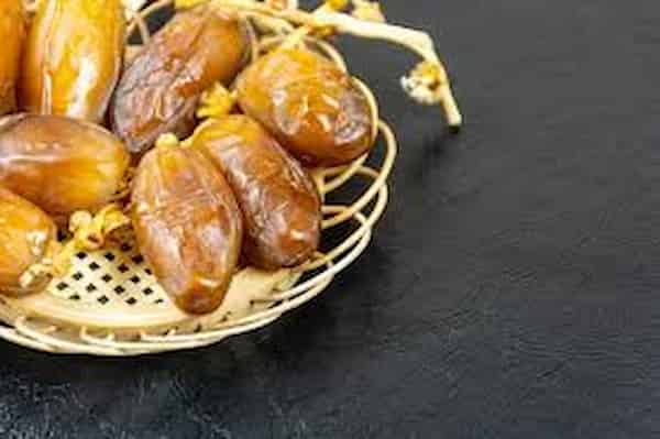 تصویر 4 از قیمت خرما خارک برحی با کیفیت ارزان + خرید عمده